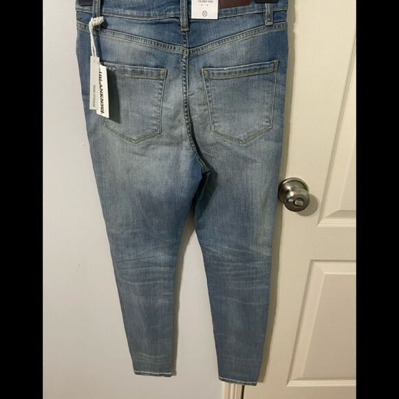 Blank NYC High-Rise Skinny  - Picture 3 of 11